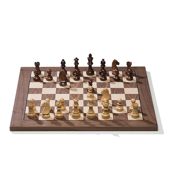 DGT e-Board Chess Computer in Walnut