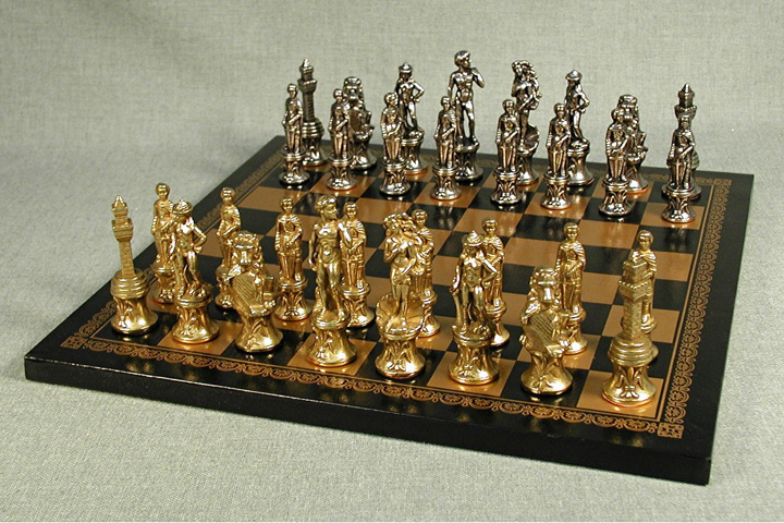 FlorenceThemed Chessmen On Black Pressed Leather Chessboard 