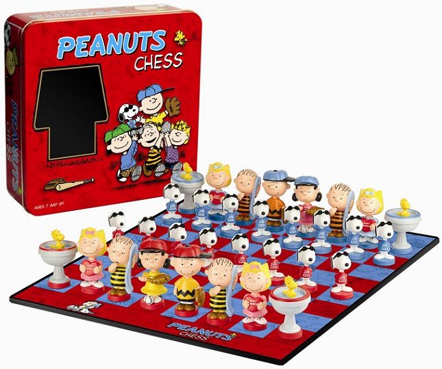 Peanuts Chess Set