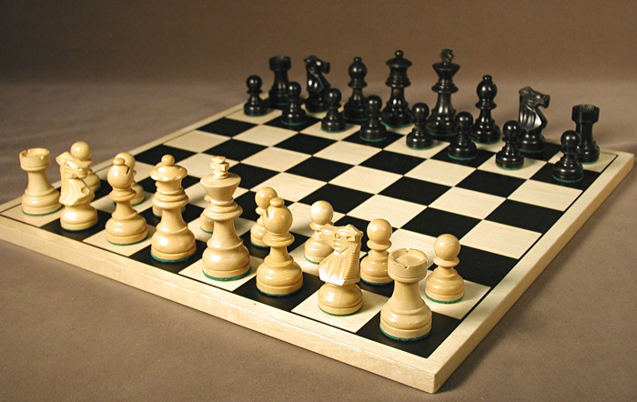 French Knight Boxwood Chess Set