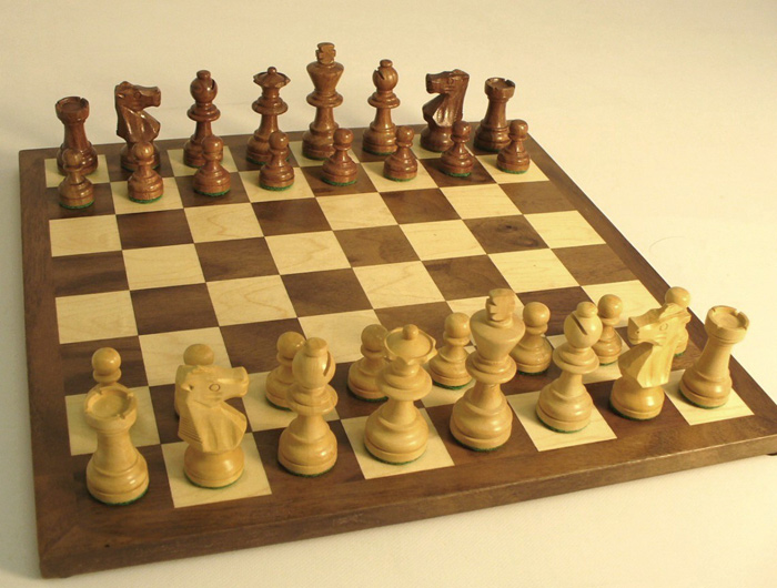 French Knight Chess Set- Walnut & Maple Chessboard with Sheesham Chessmen.
