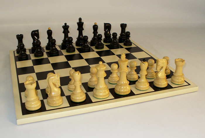 Boxwood & Ebony Old Russian Chess Set.