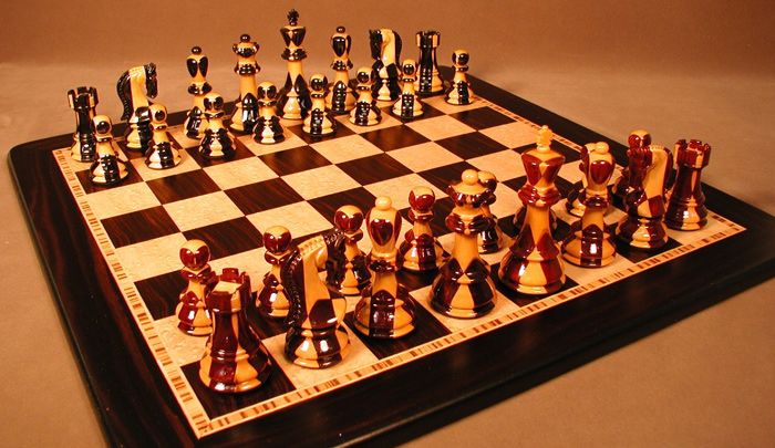 Sheesham & Ebony Staunton Chess Set with Ebony / Birdseye Chessboard