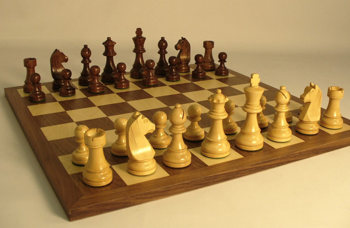German Knight Sheesham & Boxwood Chess Set with Walnut & Maple Chessboard.