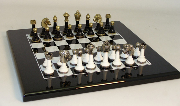 Black and White Metal & Wood Chess Set