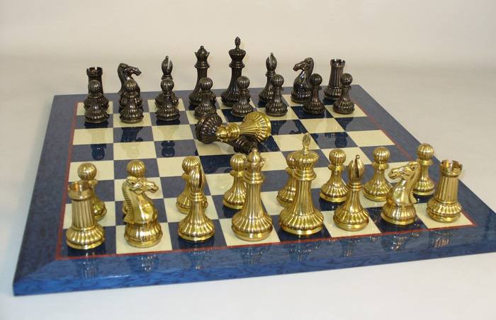 Blue Ribbed Staunton Chess Set
