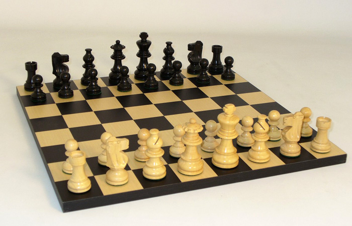 Ebony & Lardy Staunton Chess Set