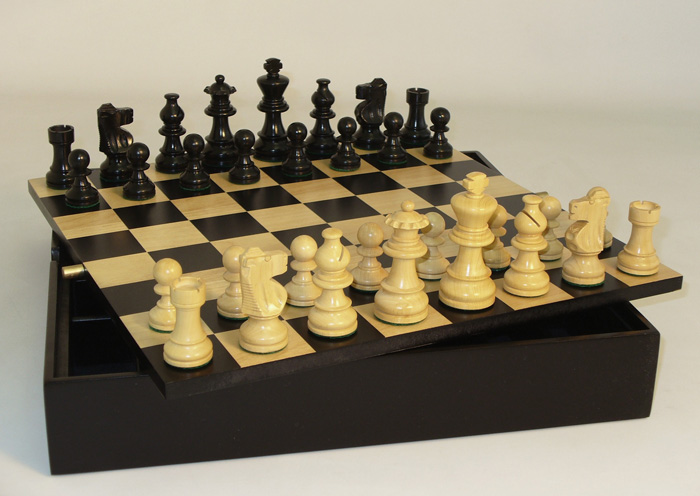 Small Ebony Lardy Chess Set