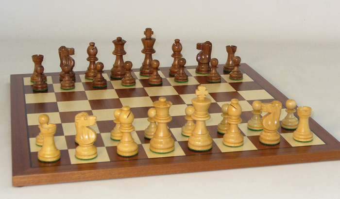 Sheesham/Boxwood French Knight Staunton Chessmen on Sapele/ Maple Framed Chessboard