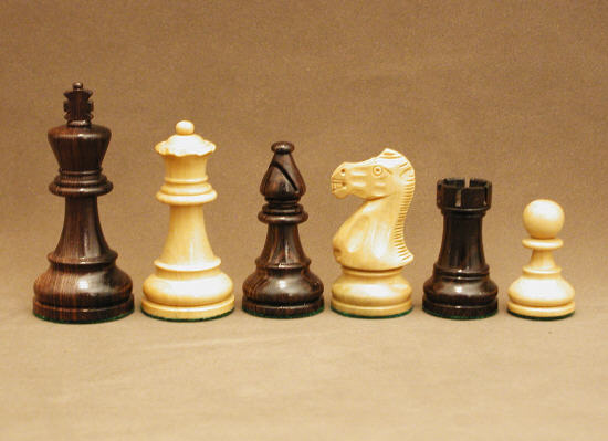 Classic Staunton Rosewood Chessmen Set.