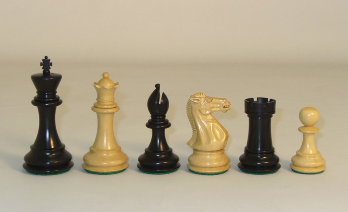 Black & Natural Boxwood Chessmen 