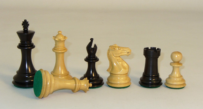 Boxwood Double Weighted Chessmen Set