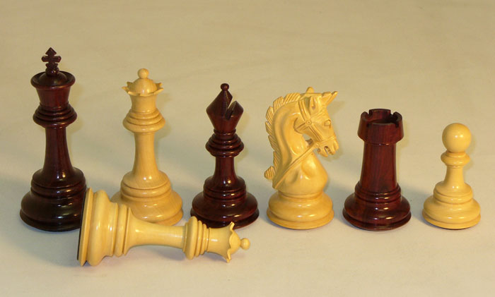 Boxwood and Bud Rosewood Staunton Chessmen Set