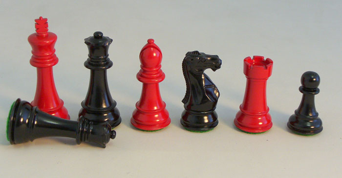 Red & Black Lacquer Imperial Double Queen and Double Weighted Chess men